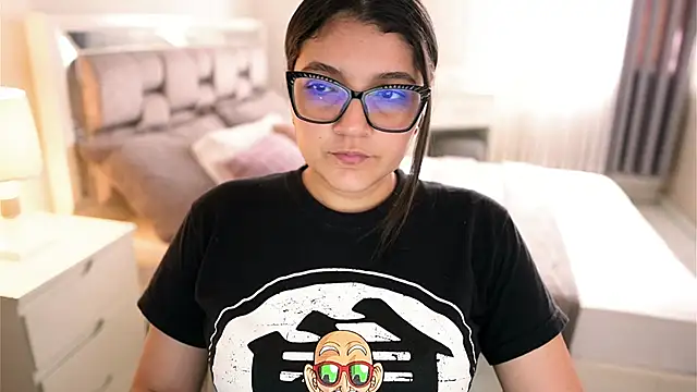 Camilaa bueno online show from 10/27/25, 02:40