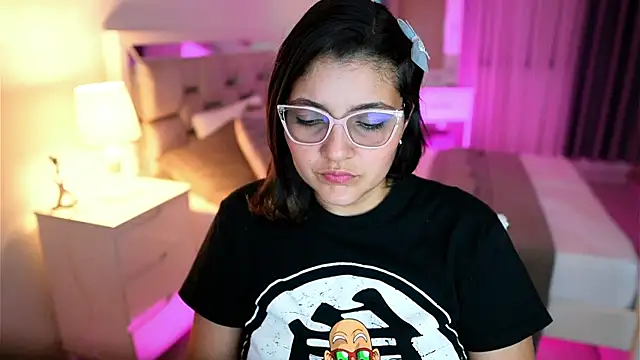 Camilaa bueno online show from 03/16/25, 12:01