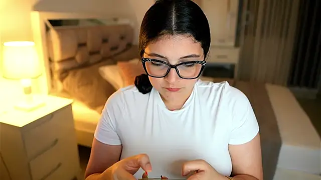 Camilaa bueno online show from 12/20/25, 11:18