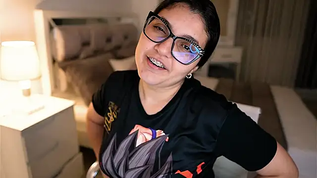 Camilaa bueno online show from 11/15/25, 03:10