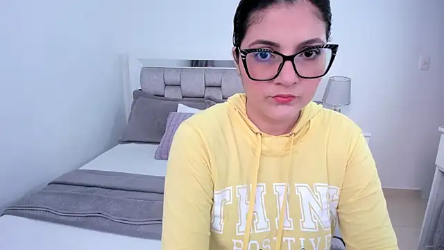 Camilaa bueno online show from 05/07/26, 10:46