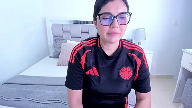 Camilaa bueno online show from 05/29/26, 12:49