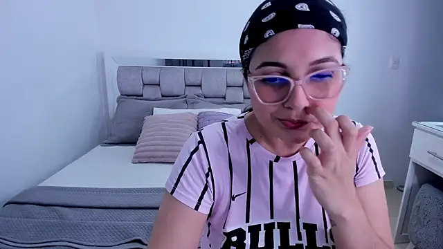 Camilaa bueno online show from 05/30/26, 01:34