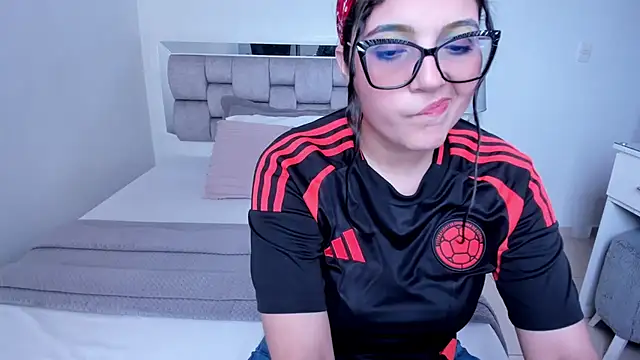 Snapshot of Camilaa_bueno chatting on 07/03/26, 08:37 Camilaa bueno online show from 07/03/26, 08:37