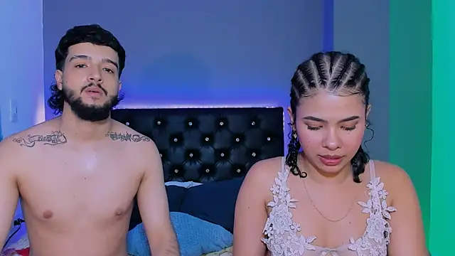 Snapshot of sharon_and_myke chatting on 12/29/24, 02:49 sharon and myke online show from 12/29/24, 02:49