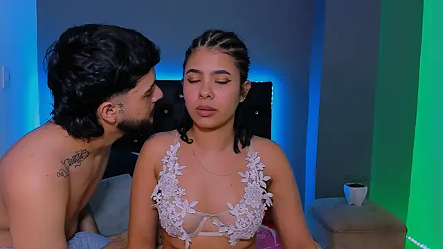 Snapshot of sharon_and_myke chatting on 12/29/24, 05:53 sharon and myke online show from 12/29/24, 05:53