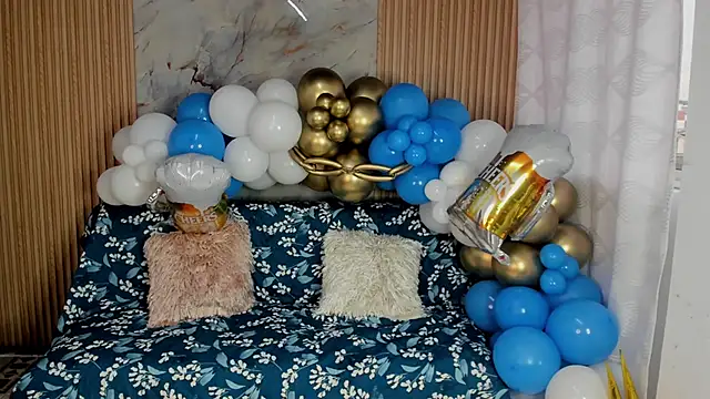 Any topless online show from 10/11/25, 11:00