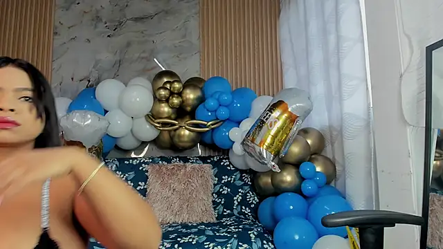 Any topless online show from 10/07/25, 11:00