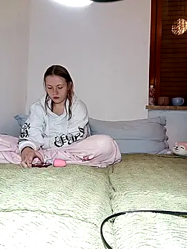 ella grays online show from 11/06/25, 07:18