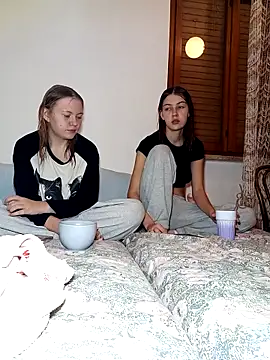 ella grays online show from 10/14/25, 06:41