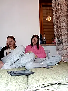 ella grays online show from 11/23/25, 05:12