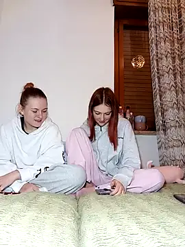 ella grays online show from 11/28/25, 06:30