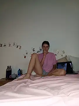 Snapshot of ella_grays chatting on 06/30/26, 05:35 ella grays online show from 06/30/26, 05:35
