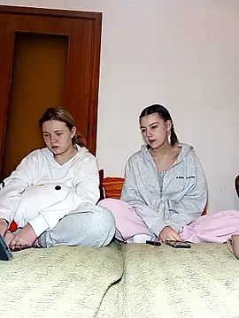 Snapshot of ella_grays chatting on 01/16/26, 06:23 ella grays online show from 01/16/26, 06:23