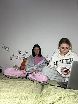 ella grays online show from 03/27/26, 06:42