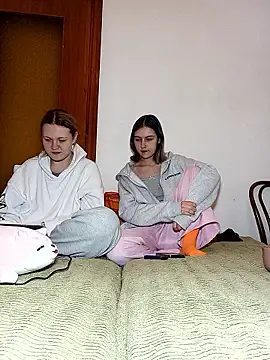 Snapshot of ella_grays chatting on 01/18/26, 05:16 ella grays online show from 01/18/26, 05:16