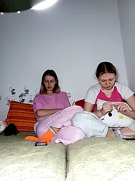 Snapshot of ella_grays chatting on 02/15/26, 05:12 ella grays online show from 02/15/26, 05:12