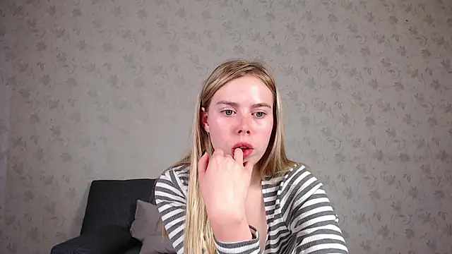 sofiaa here online show from 05/26/26, 11:58