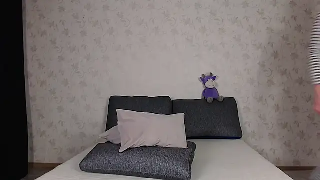 sofiaa here online show from 06/01/26, 11:59