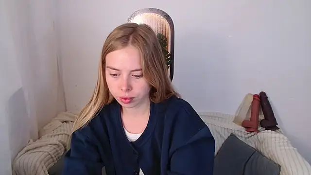 sofiaa here online show from 06/11/26, 12:01