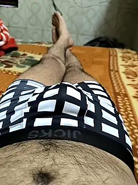 Snapshot of faaseel chatting on 03/11/25, 03:04 faaseel online show from 03/11/25, 03:04