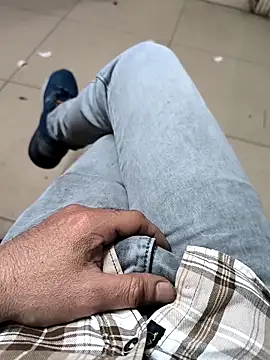 Snapshot of faaseel chatting on 02/27/25, 09:50 faaseel online show from 02/27/25, 09:50