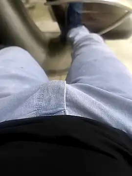 Snapshot of faaseel chatting on 03/12/25, 10:05 faaseel online show from 03/12/25, 10:05