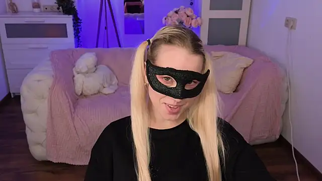 Snapshot of jeancolex chatting on 12/15/24, 12:17 jeancolex online show from 12/15/24, 12:17