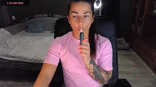 Aria Dl online show from 11/11/25, 06:14