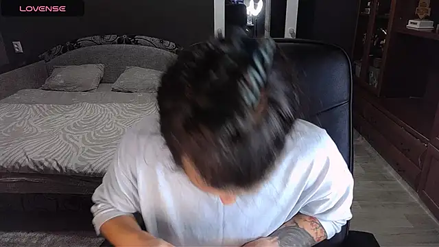 Aria Dl online show from 11/04/25, 05:39