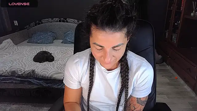 Aria Dl online show from 11/13/25, 12:31