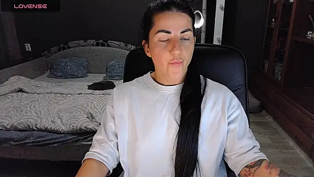 Aria Dl online show from 12/01/25, 11:55