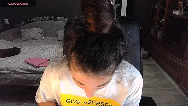 Aria Dl online show from 11/08/25, 11:58