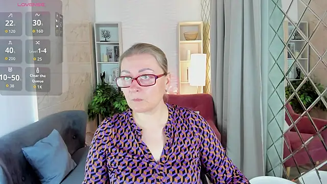 Snapshot of AlexandraKind chatting on 10/10/25, 01:34 AlexandraKind online show from 10/10/25, 01:34