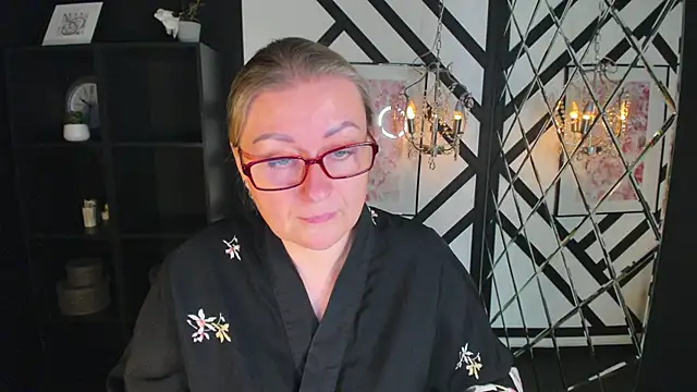 Snapshot of AlexandraKind chatting on 10/03/25, 01:45 AlexandraKind online show from 10/03/25, 01:45