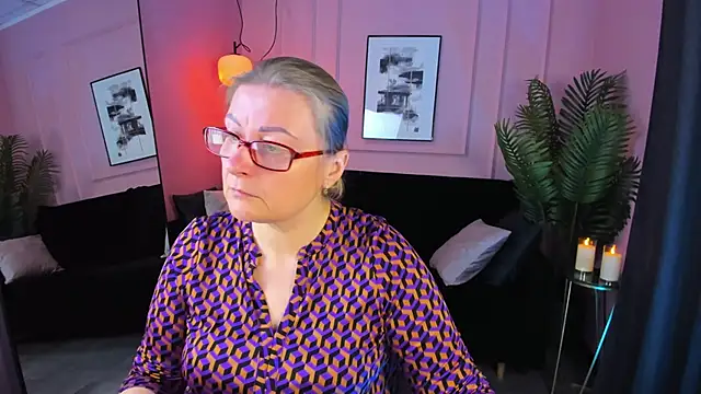 AlexandraKind online show from 10/24/25, 01:43