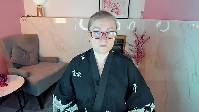 AlexandraKind online show from 11/16/25, 01:38