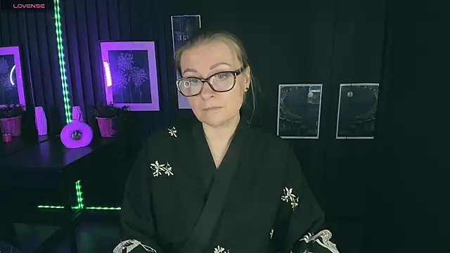 Snapshot of AlexandraKind chatting on 02/28/25, 01:47 AlexandraKind online show from 02/28/25, 01:47