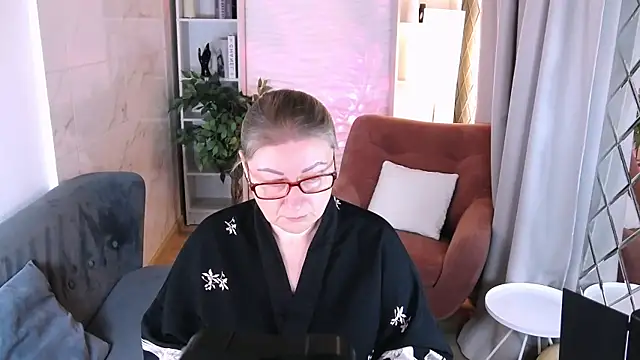 AlexandraKind online show from 11/15/25, 01:37