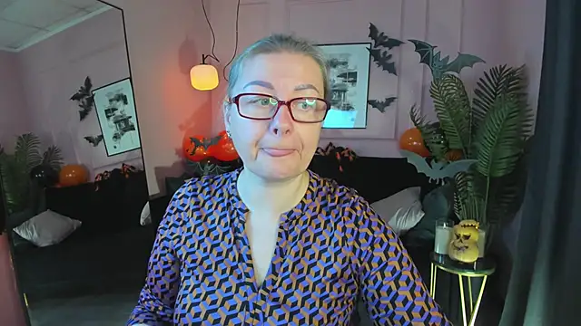 AlexandraKind online show from 11/02/25, 01:38