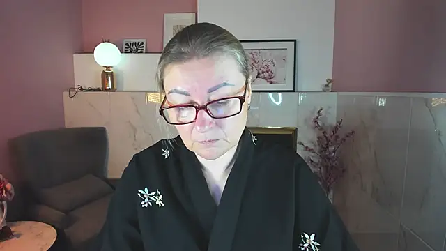 AlexandraKind online show from 11/05/25, 01:36