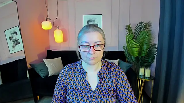 Snapshot of AlexandraKind chatting on 10/08/25, 01:34 AlexandraKind online show from 10/08/25, 01:34