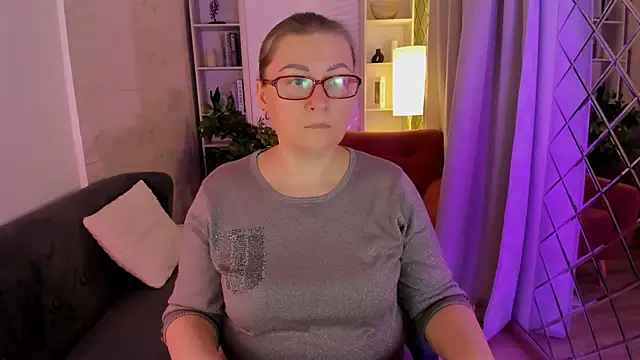 AlexandraKind online show from 12/04/25, 08:30