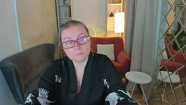 AlexandraKind online show from 12/13/25, 08:04