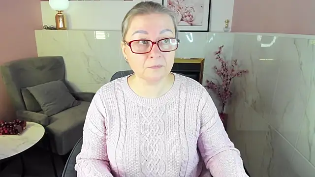 AlexandraKind online show from 11/29/25, 03:23