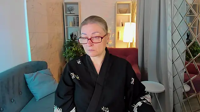 AlexandraKind online show from 11/10/25, 01:38