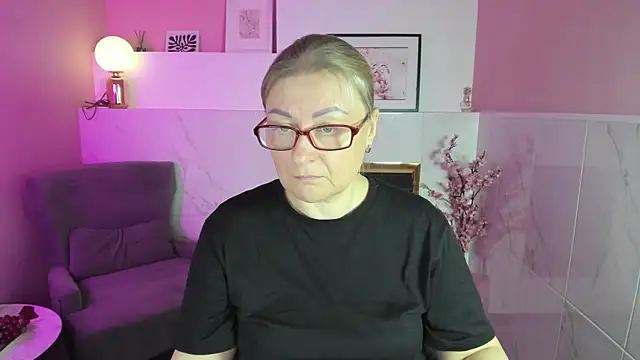 AlexandraKind online show from 11/07/25, 08:35