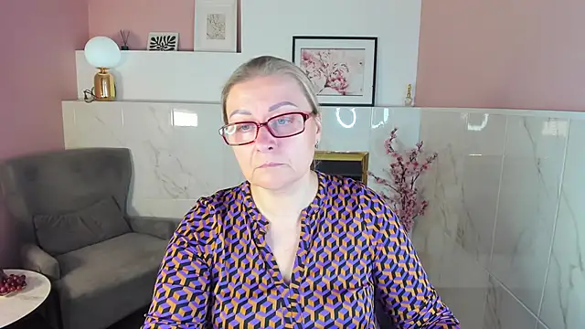 Snapshot of AlexandraKind chatting on 10/09/25, 01:44 AlexandraKind online show from 10/09/25, 01:44