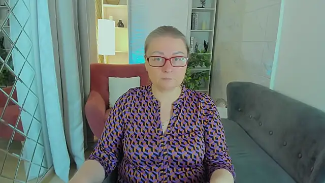 AlexandraKind online show from 12/14/25, 08:47