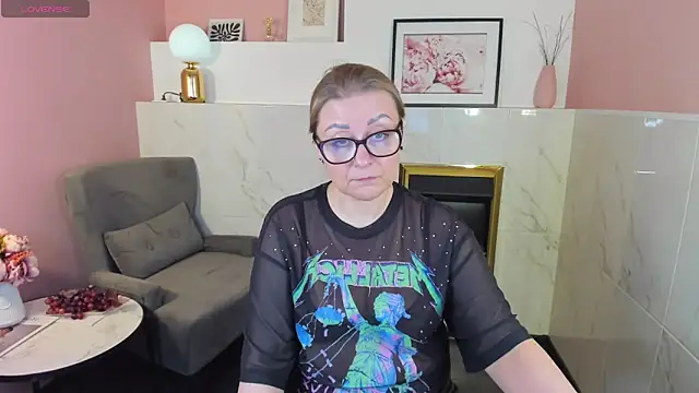 Snapshot of AlexandraKind chatting on 02/27/25, 10:01 AlexandraKind online show from 02/27/25, 10:01